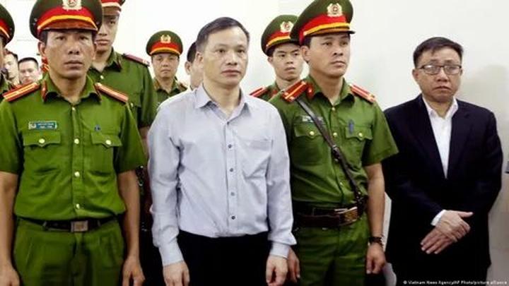 Từ